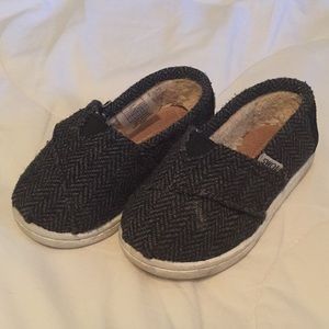 EUC Baby Toms with Sherpa Lining